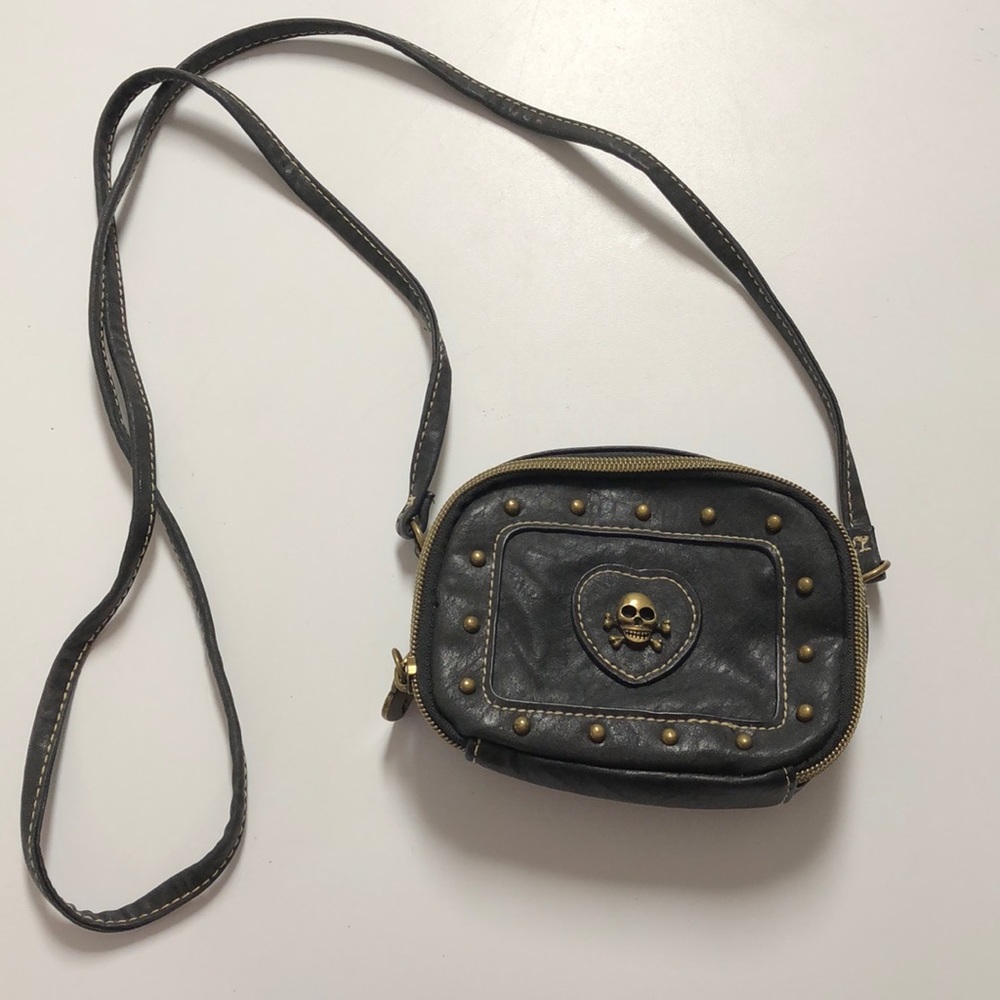 American Rag black skull and crossbones crossbody!